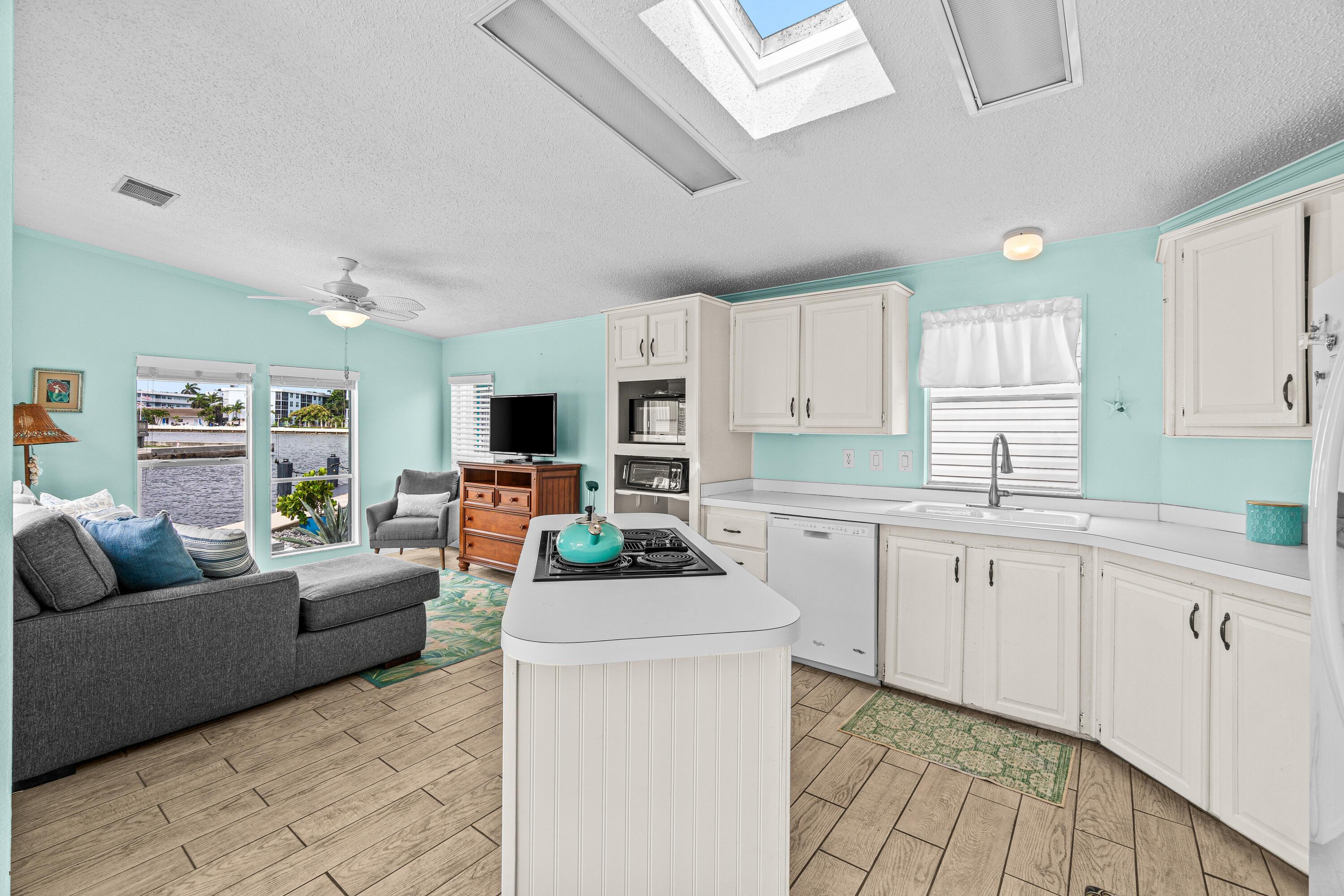 Image 4: 017-207MallardDrive-U-BrinyBreezes-FL-33