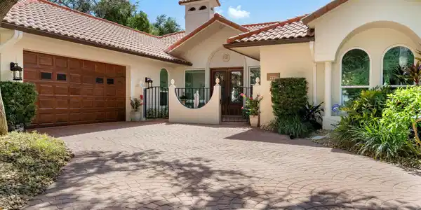 990 Carib Lane