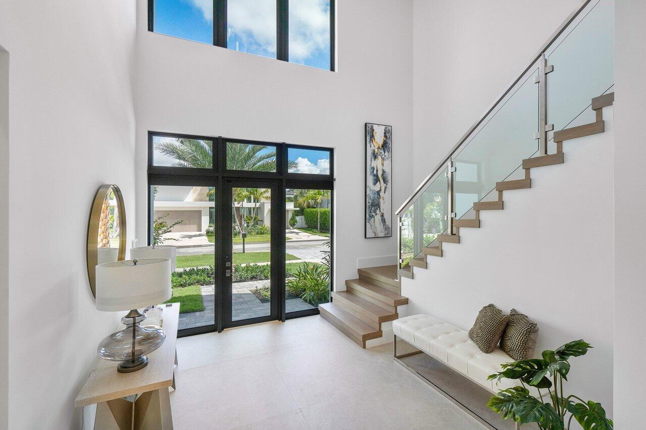Image 2: 004-454Northeast6thStreet-DelrayBeach-FL