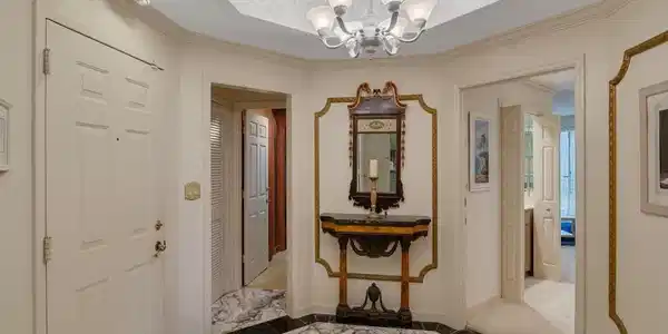 Image 4: Actual Entry Foyer