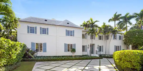 Image 3: Exterior