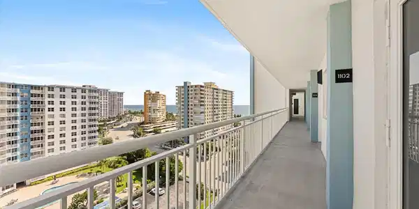 Image 3: 03-3