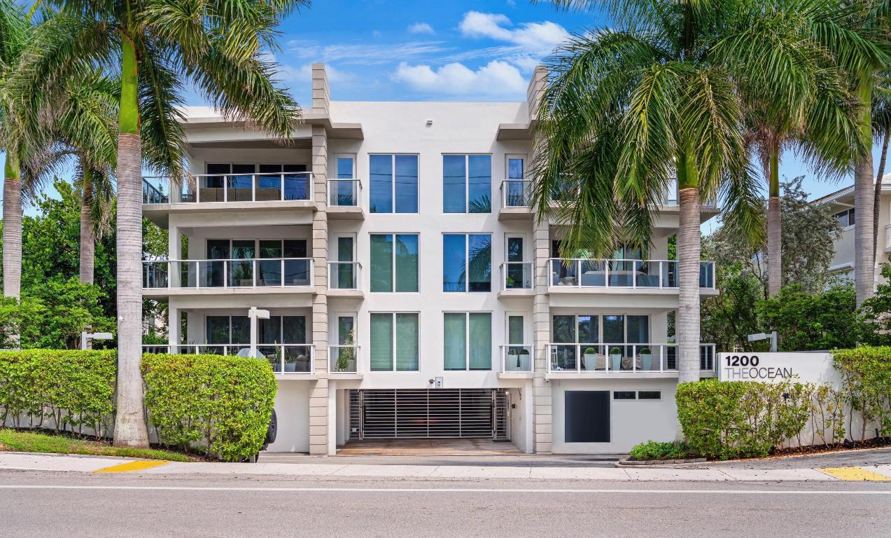 Image 2: 1200 HILLSBORO MILE