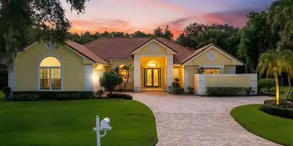 5496 SE Reef Way