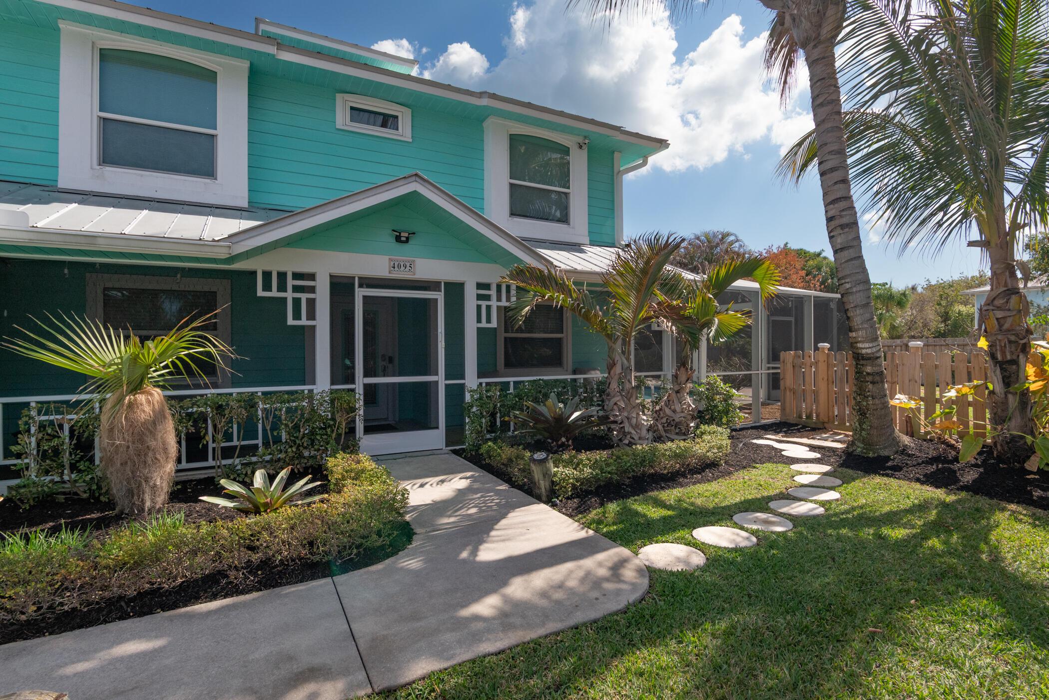 Image 2: &copy; Clark-4095 SE Bay Ave-004-2