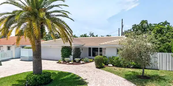 3011 NE 47th Street