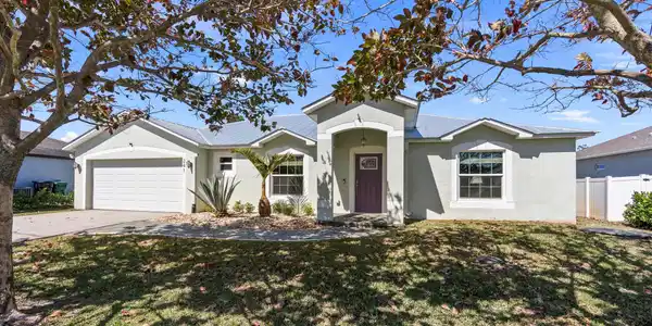 241 SW Fairchild Avenue SW