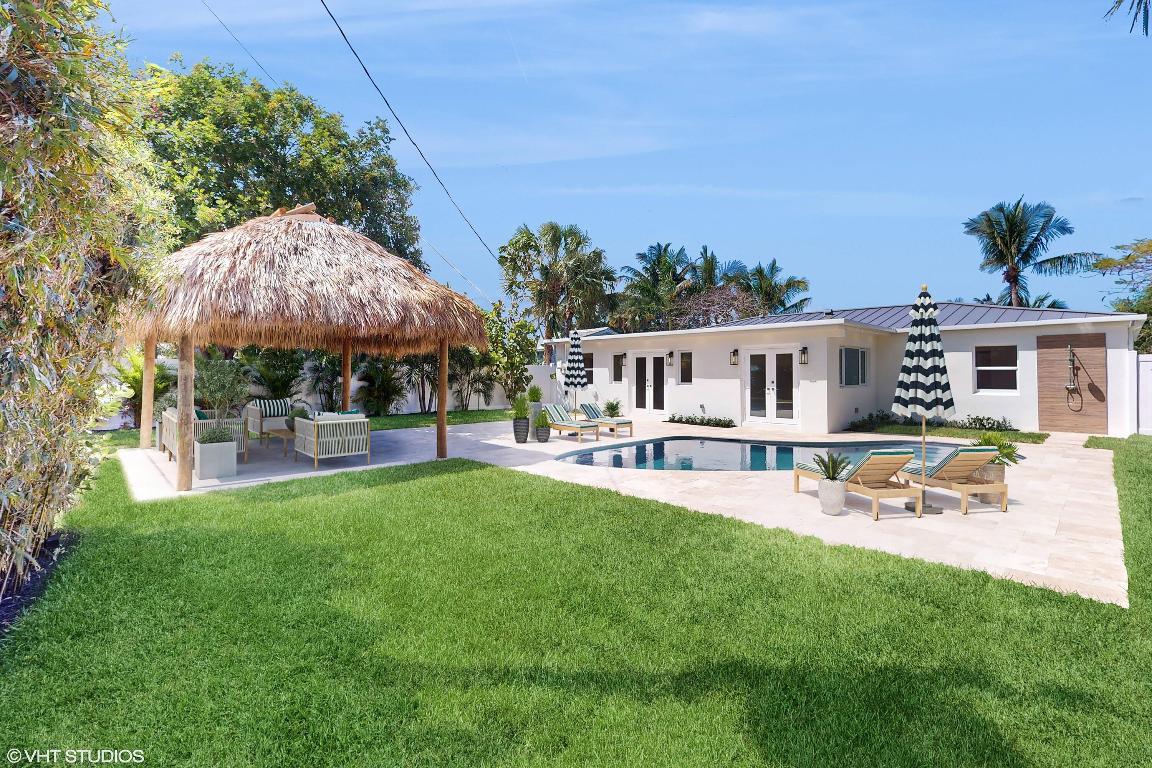 Image 1: Tiki Hut & Pool Area