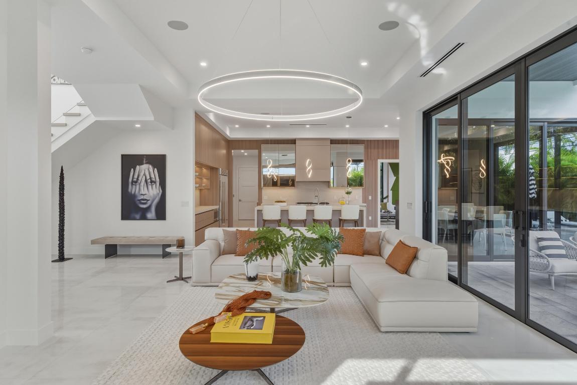 Image 4: 1050 NE 3rd Ave Boca Raton FL 48