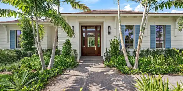 2916 Bluewater Cove