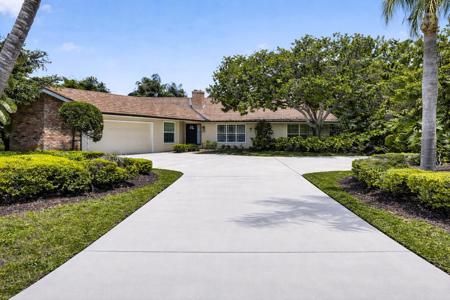5741 SE Winged Foot Drive