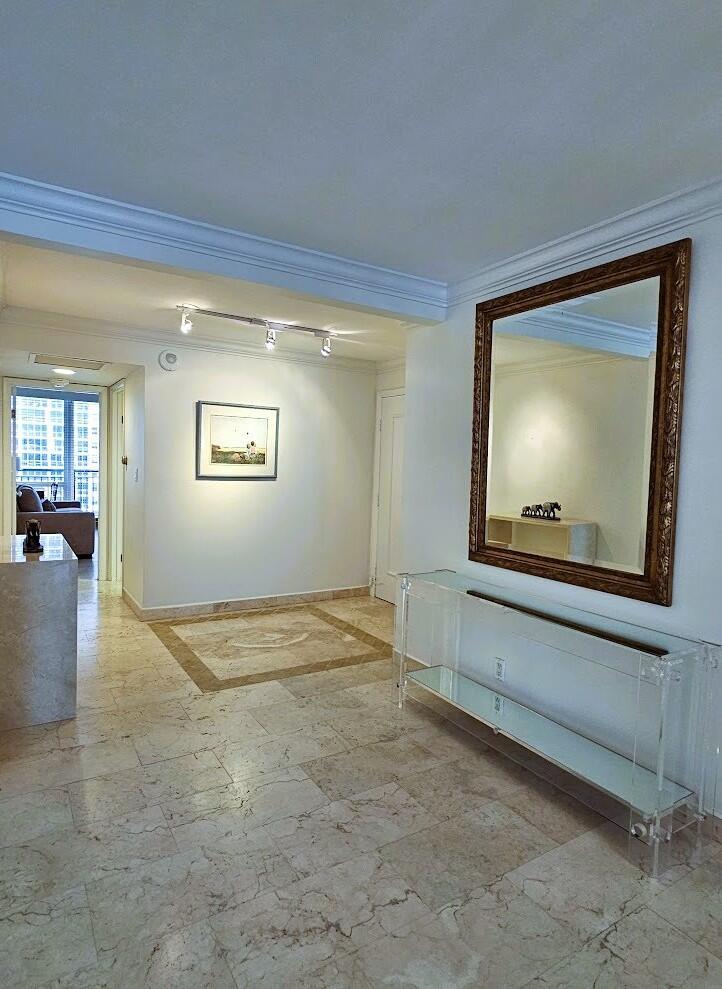Image 2: Entry