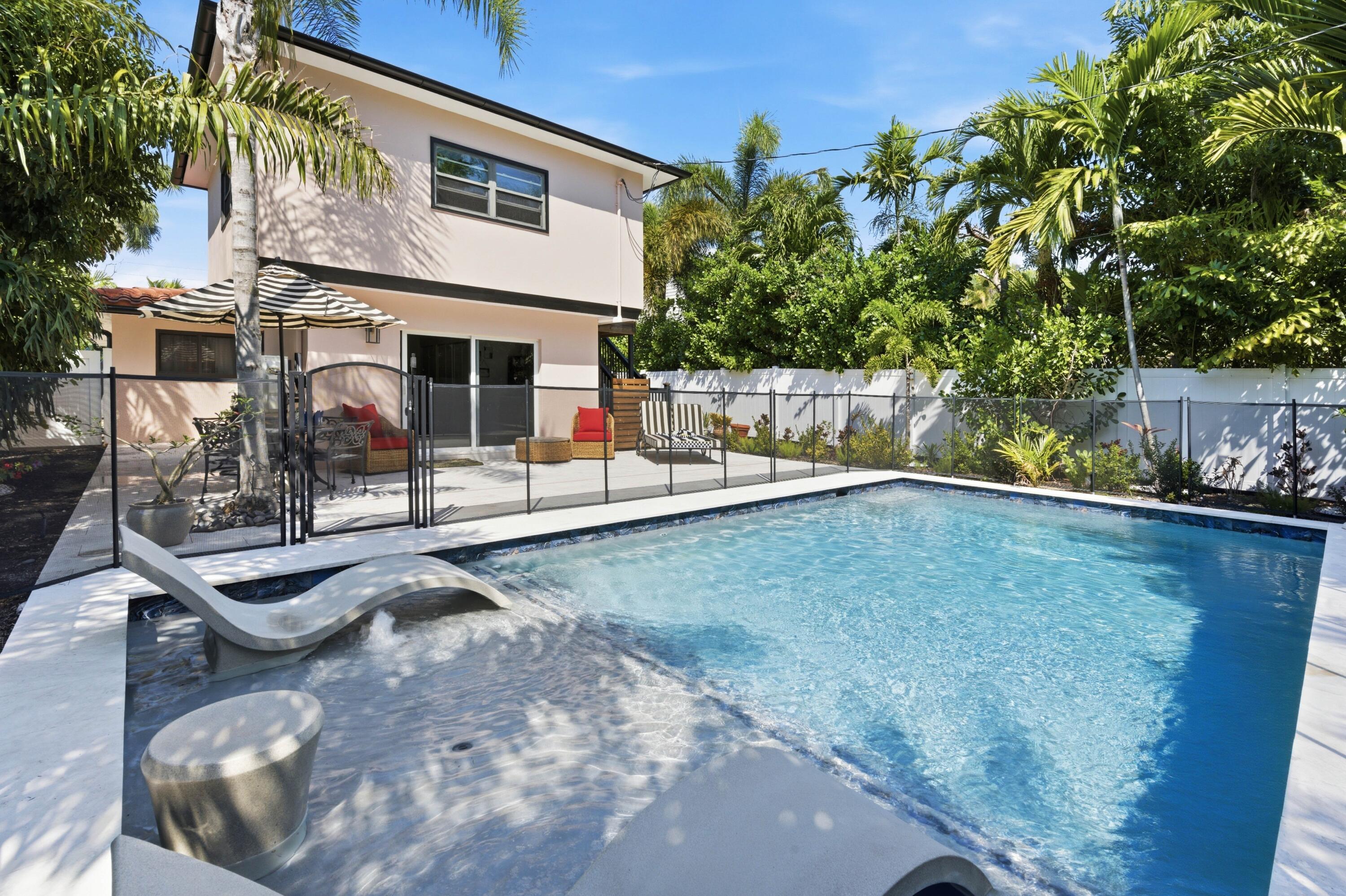 Image 2: Pool 1