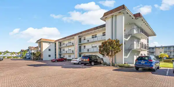 124 Shore Court