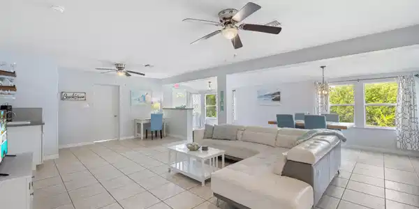 Image 4: 5