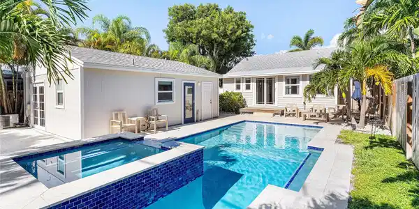 1518 N Ocean Breeze