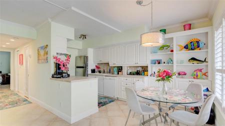 2811 NE 51st