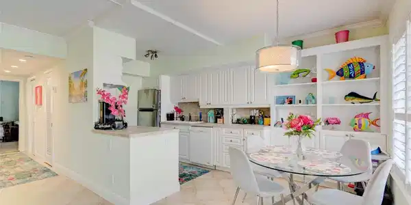 2811 NE 51st