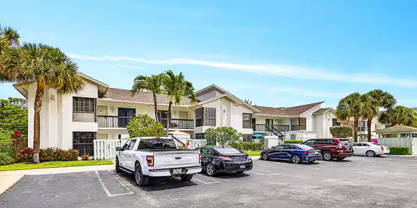 1405 S Federal Highway