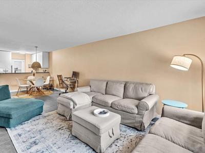 2555 NE 11th Street