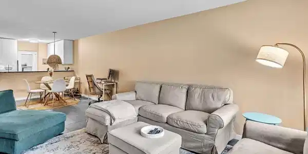2555 NE 11th Street