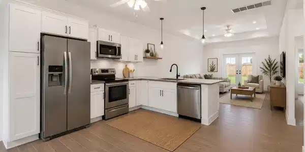 Image 4: Kitchen