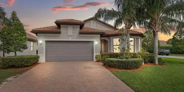 581 SE Monet Drive