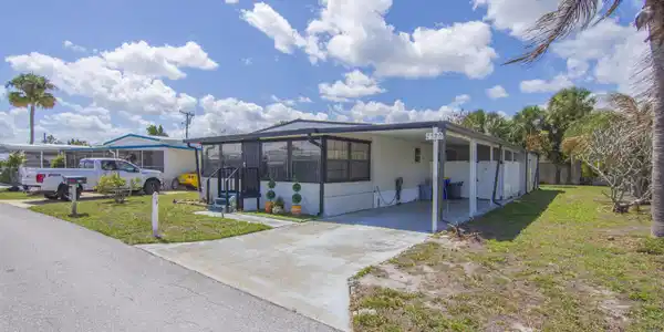 2520 SE Penny Lane
