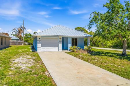 204 SW 14th St Street SW