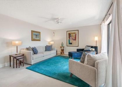 825 Center 32b Street