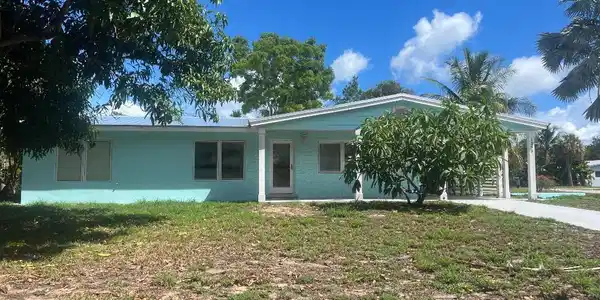 1395 NE Flora Place