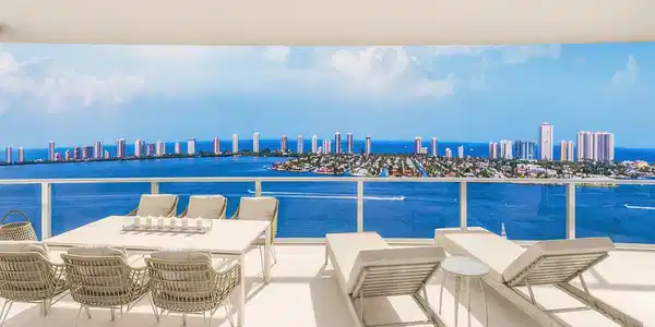 220 Lake Shore Drive
