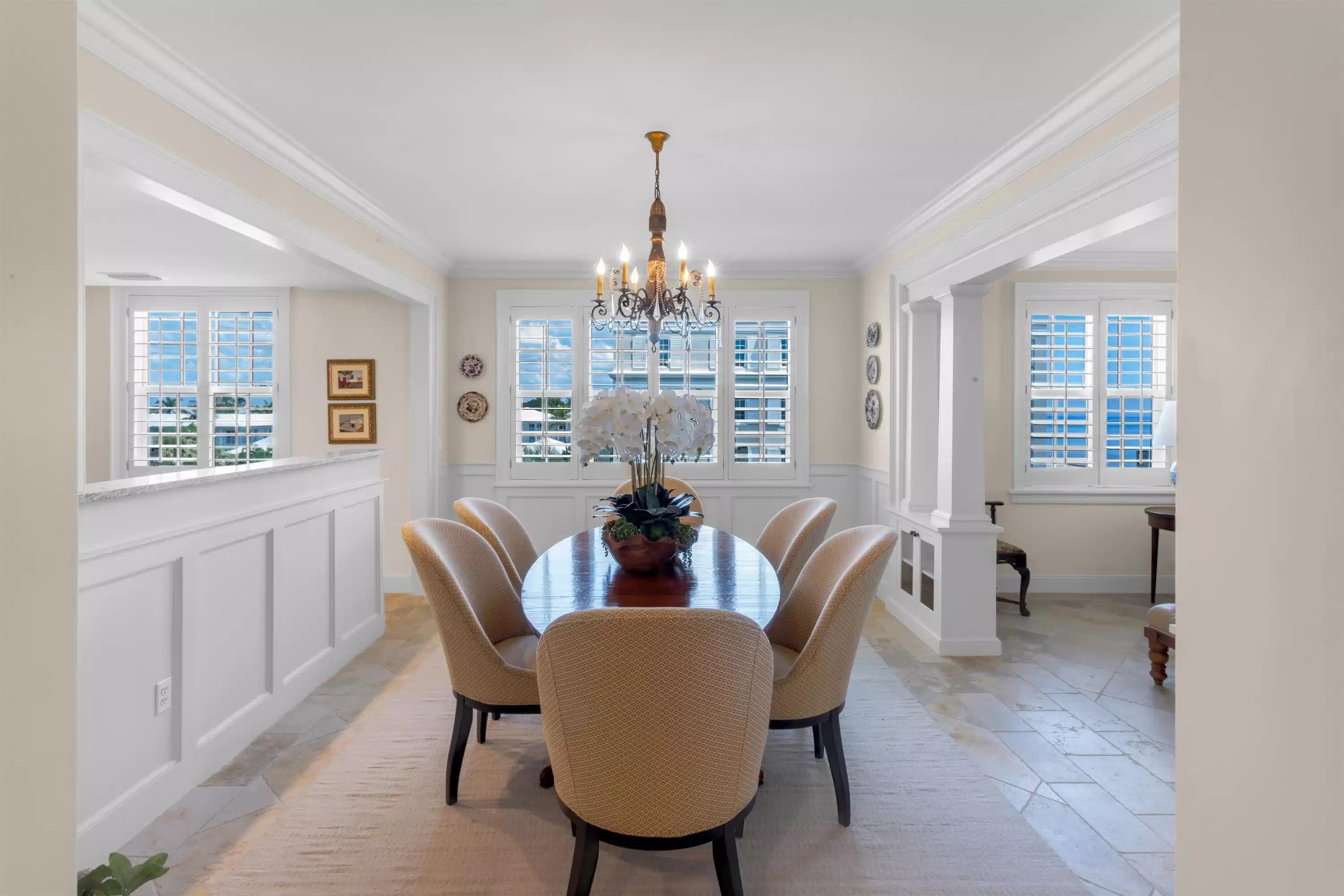 Image 1: DINING_ROOM_STRAIGHT