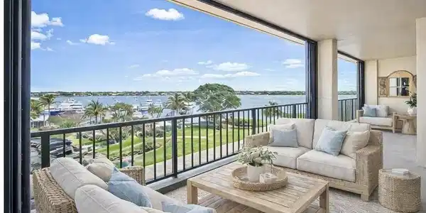 136 Lakeshore Drive
