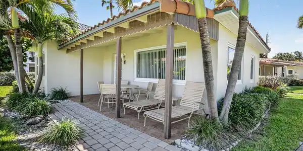 1225 Hillsboro Mile