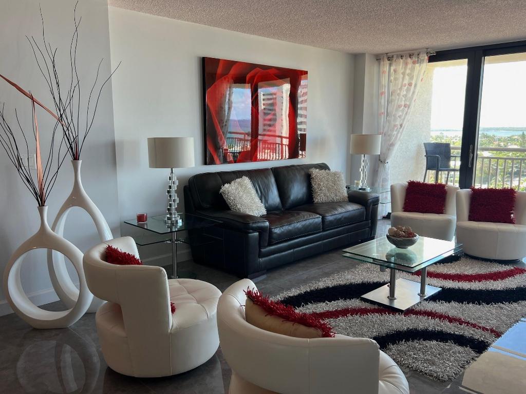 Image 2: Living Room