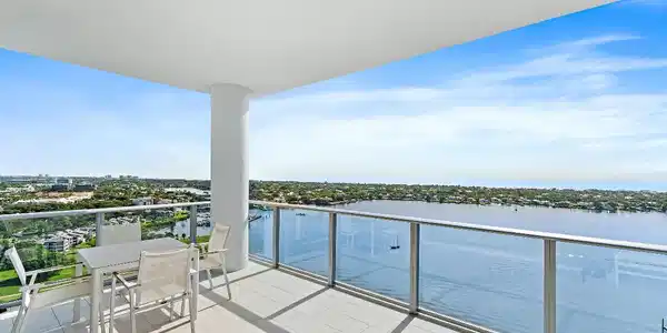 1 Water Club Way
