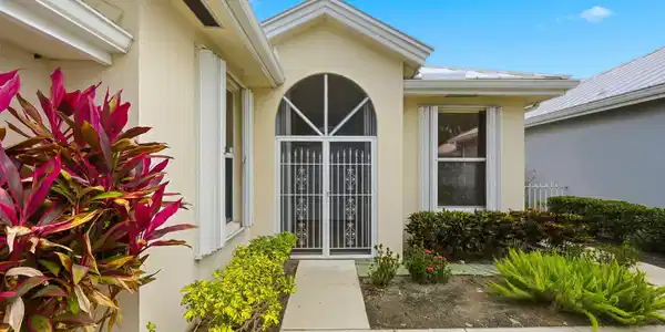 Image 3: 7-web-or-mls-2860-sw-brighton-way