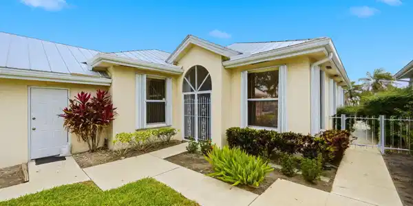 Image 4: 8-web-or-mls-2860-sw-brighton-way