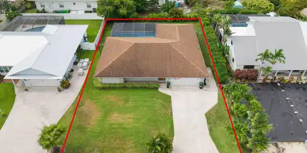 5647 SE Sailfish Way
