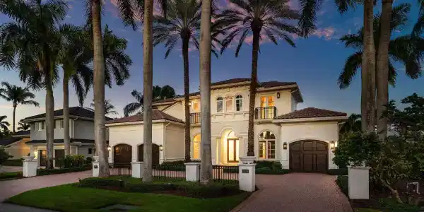 2124 W Maya Palm Drive