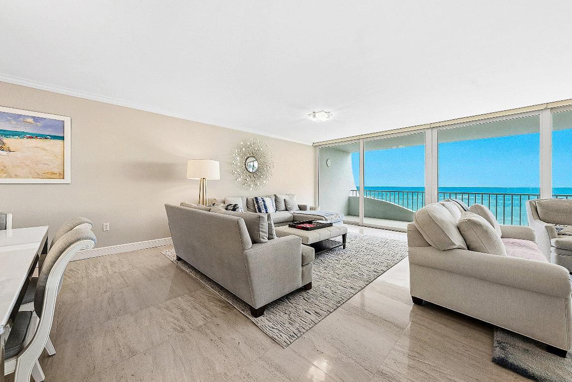 Image 3: 011-2001SoutheastSailfishPointBoulevard-