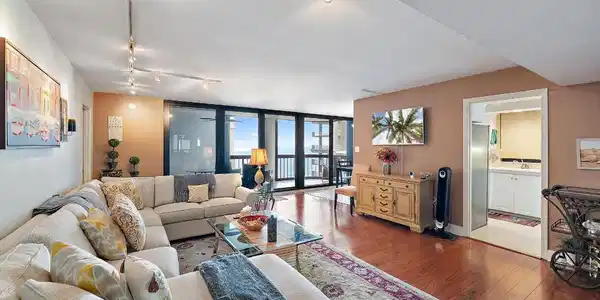 Image 2: Living Room