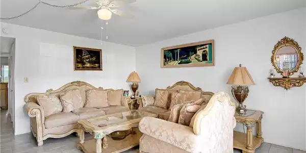 11 S Vista Palm Lane