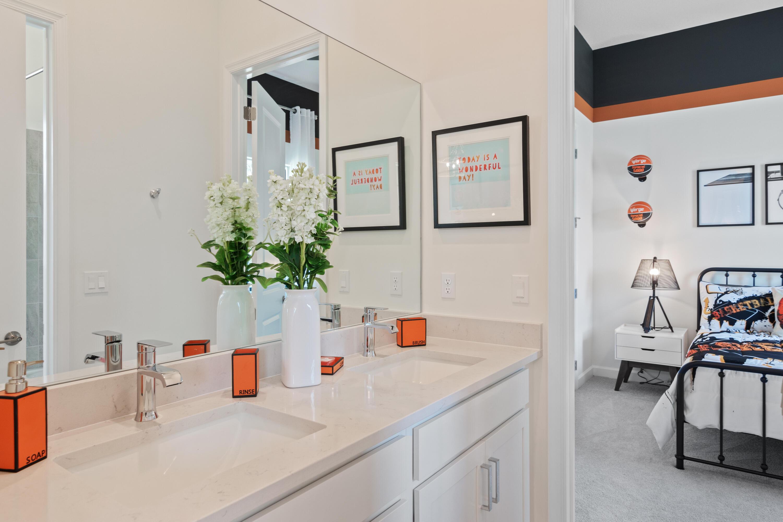 Image 3: PBH_Tesoro_Angelo_Pic_Bath2_1of2_F1