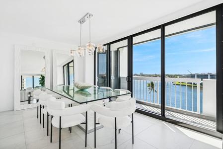 115 Lakeshore Drive