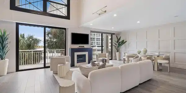 3100 NE 48th Street