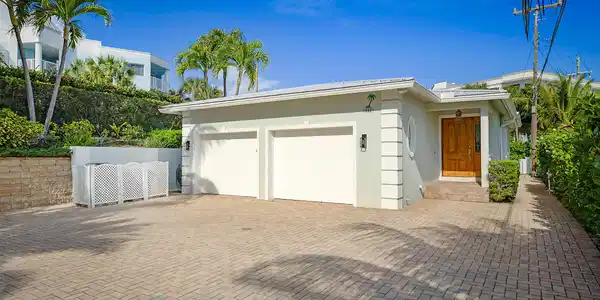 495 Zephyr Way