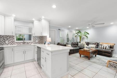 2870 NE 14th Street Causeway
