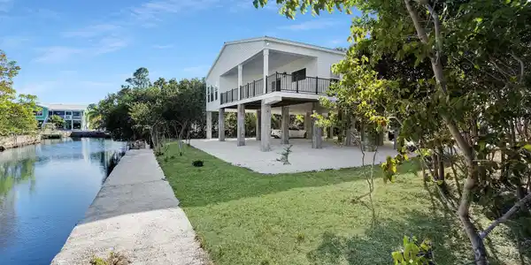 1547 Gardenia Lane